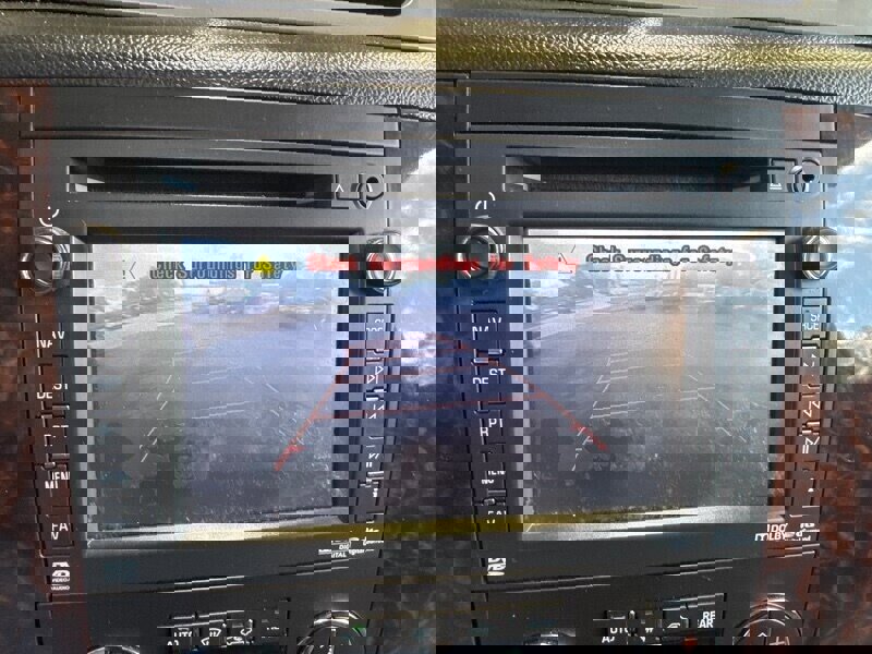 Used 2014 GMC Yukon XL Denali image 24