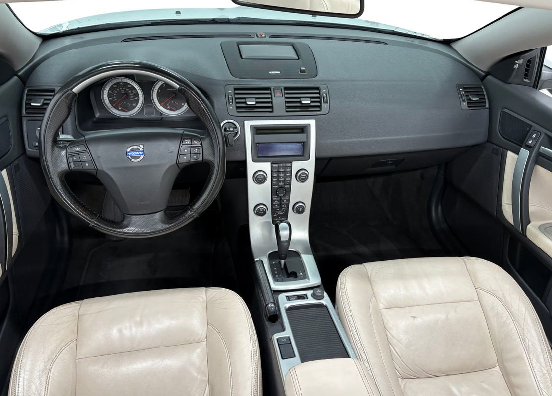 Used 2011 Volvo C70 T5 w/ Multimedia Pkg image 16