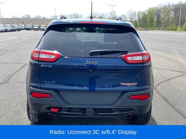 Used 2018 Jeep Cherokee Trailhawk w/ Cold Weather Group AWD/4WD image 4