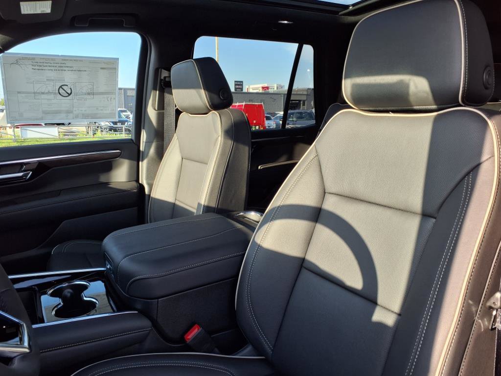 New 2025 Chevrolet Tahoe Premier w/ Sun And Tow Package image 10