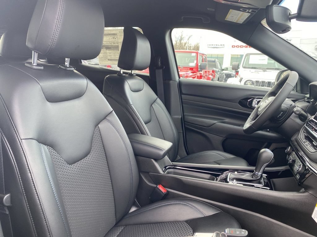 New 2026 Jeep Compass Latitude AWD/4WD image 11