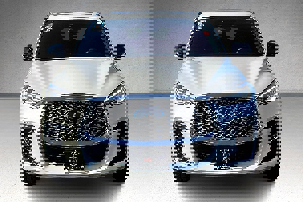 Used 2024 INFINITI QX55 Luxe image 3