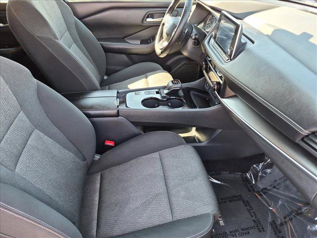 Used 2025 Nissan Rogue SV FWD image 20