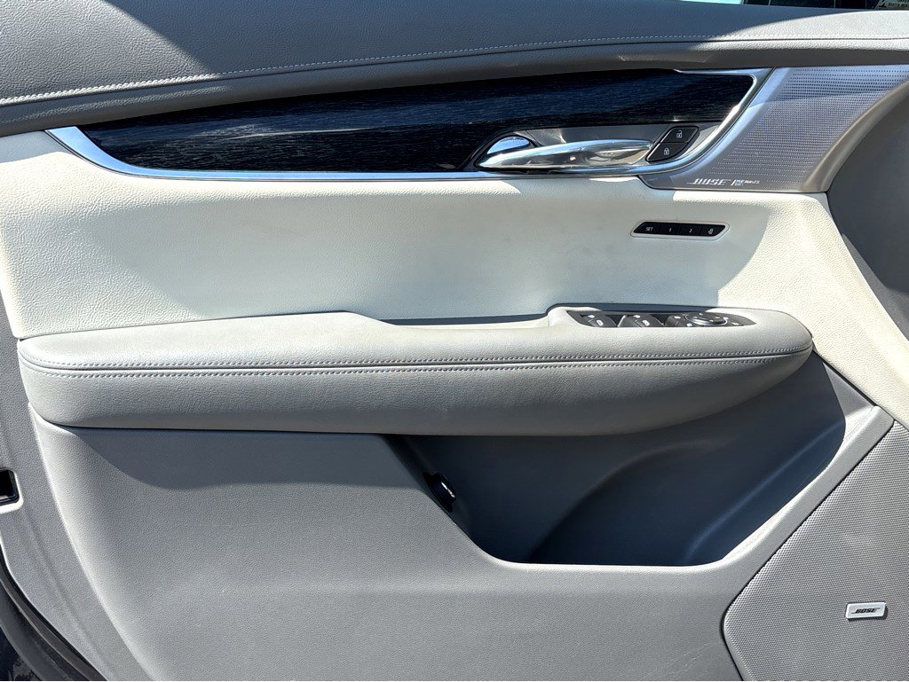 Used 2022 Cadillac XT6 Premium Luxury AWD/4WD image 18