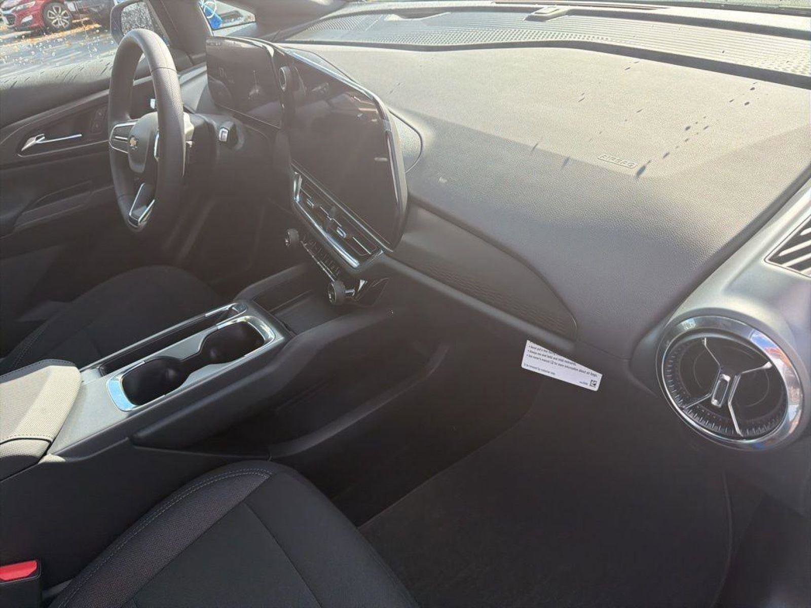New 2026 Chevrolet Equinox EV LT FWD image 17