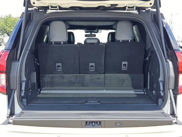New 2027 Ford Expedition Platinum w/ Stealth Appearance Package AWD/4WD image 7