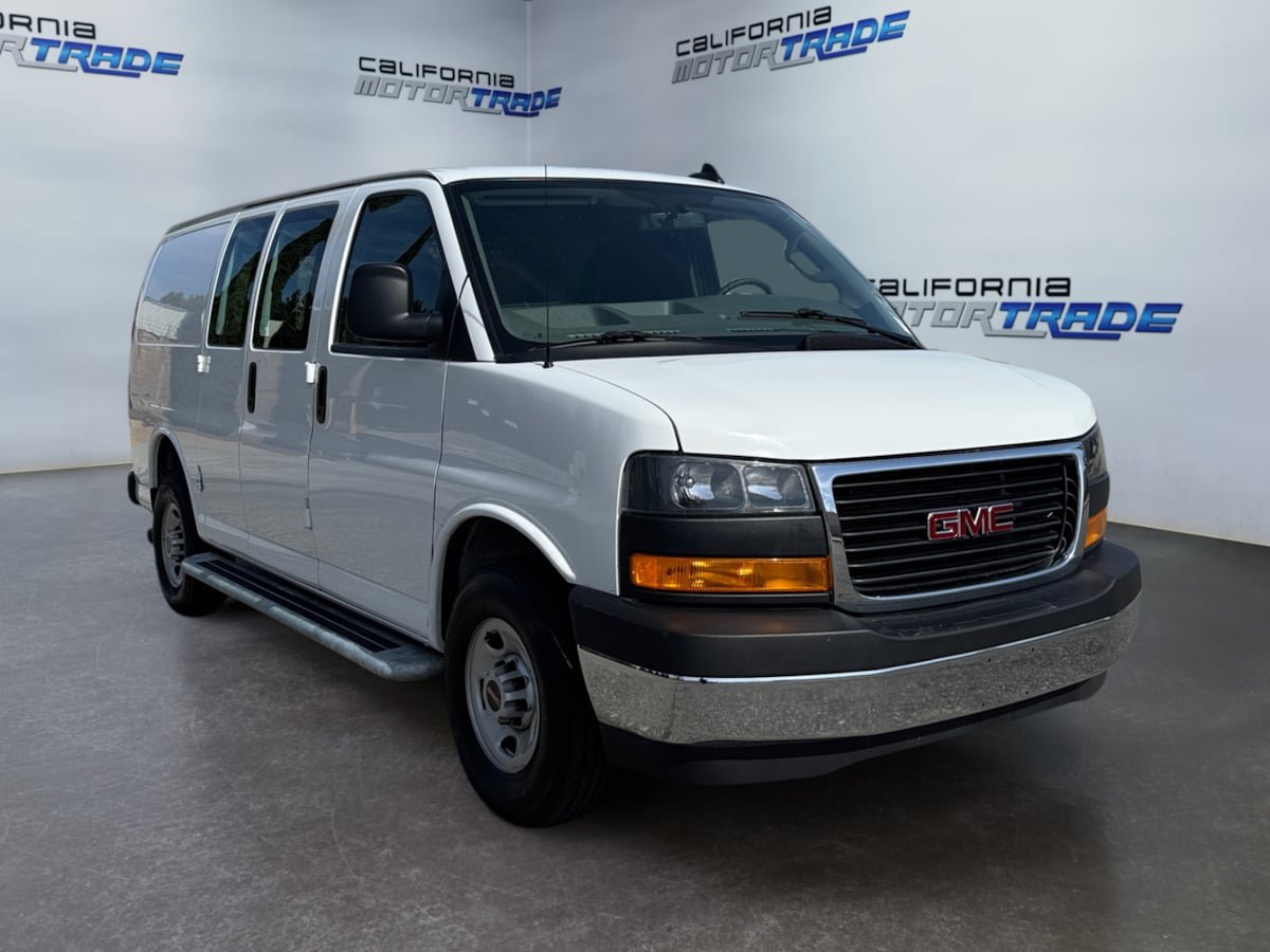 Used 2024 GMC Savana 2500 w/ Driver Convenience Package image 3