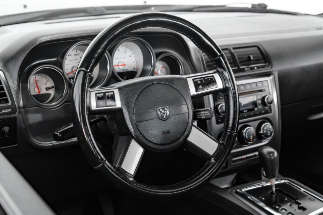 Used 2009 Dodge Challenger SRT8 w/ SRT Option Group II RWD image 13