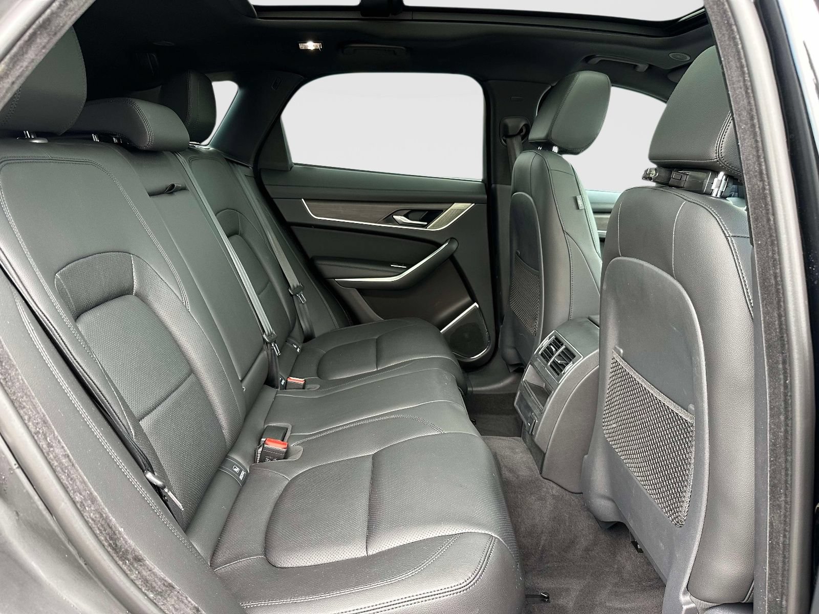 Used 2023 Jaguar F-PACE S AWD/4WD image 11