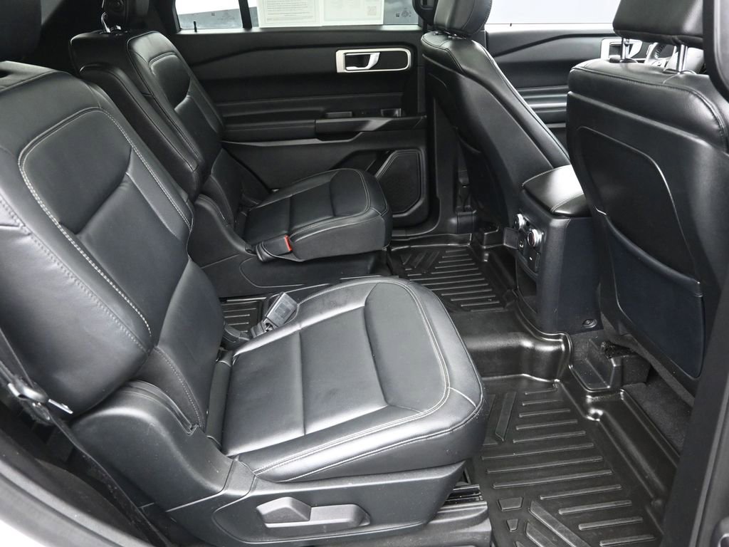 Used 2020 Ford Explorer XLT w/ Equipment Group 202A image 9