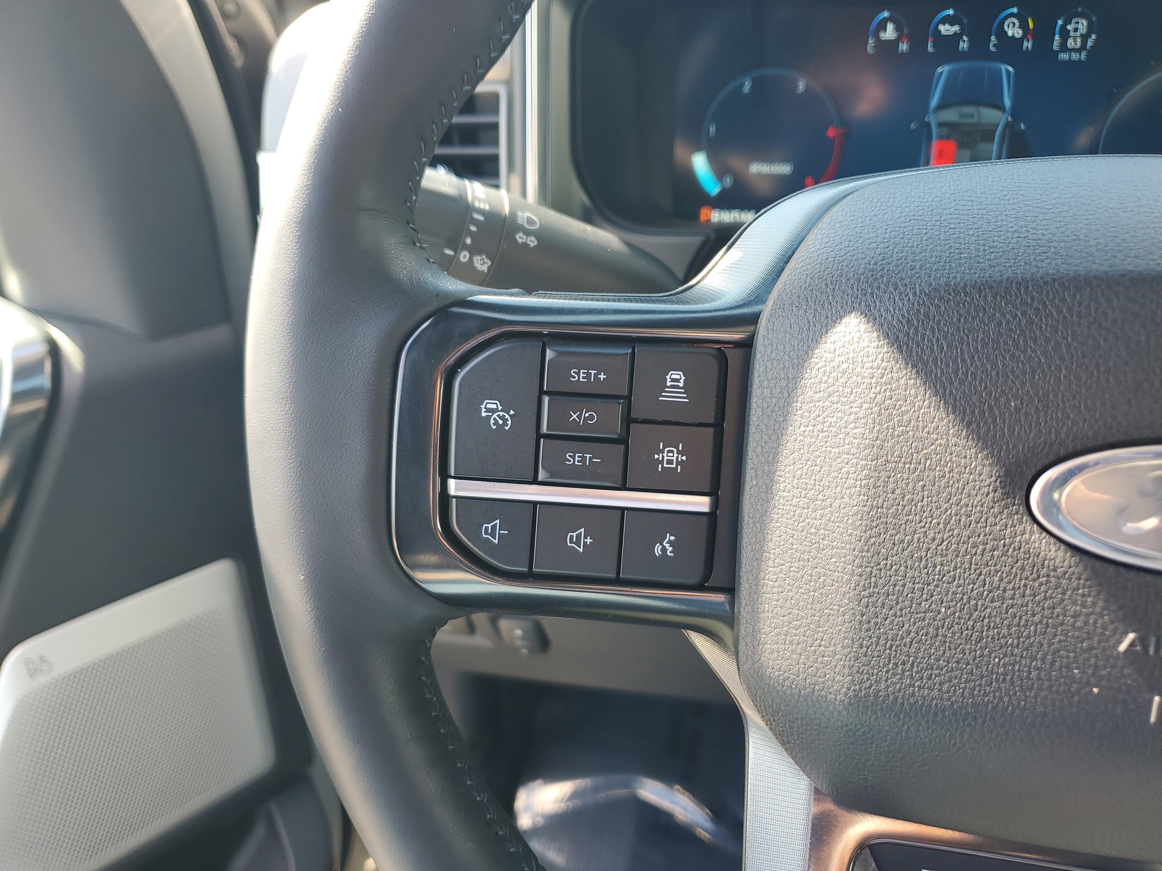 Used 2025 Ford F350 Platinum image 19