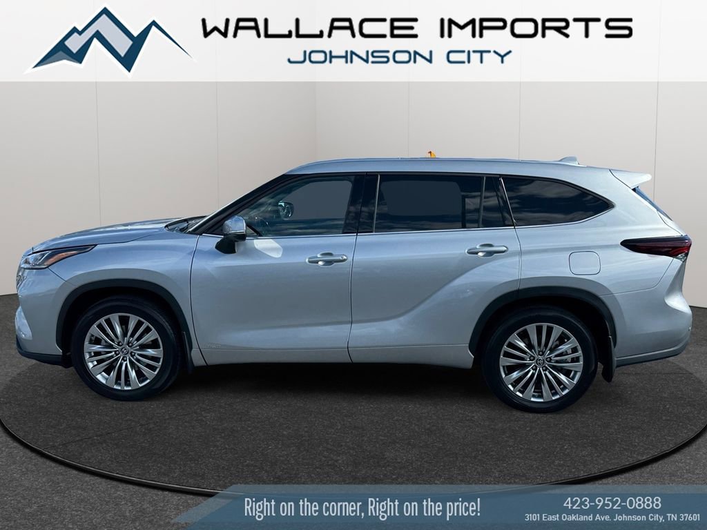 Used 2024 Toyota Highlander Platinum