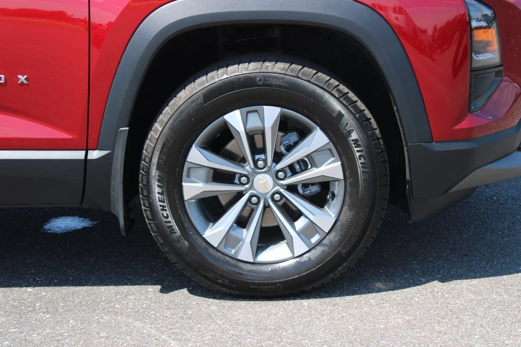 Used 2026 Chevrolet Equinox LT w/ LPO, Floor Liner Package AWD/4WD image 12