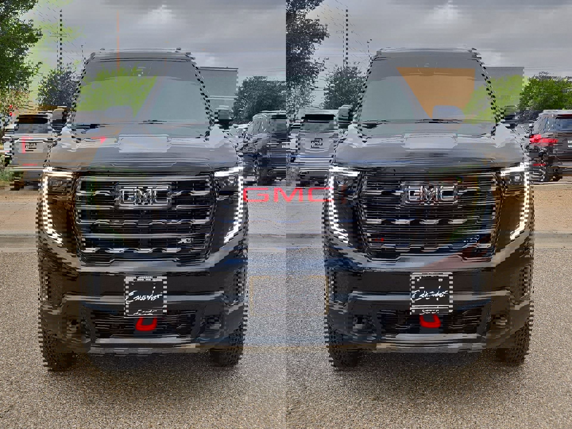 Used 2024 GMC Acadia AT4 w/ Luxury Package image 10