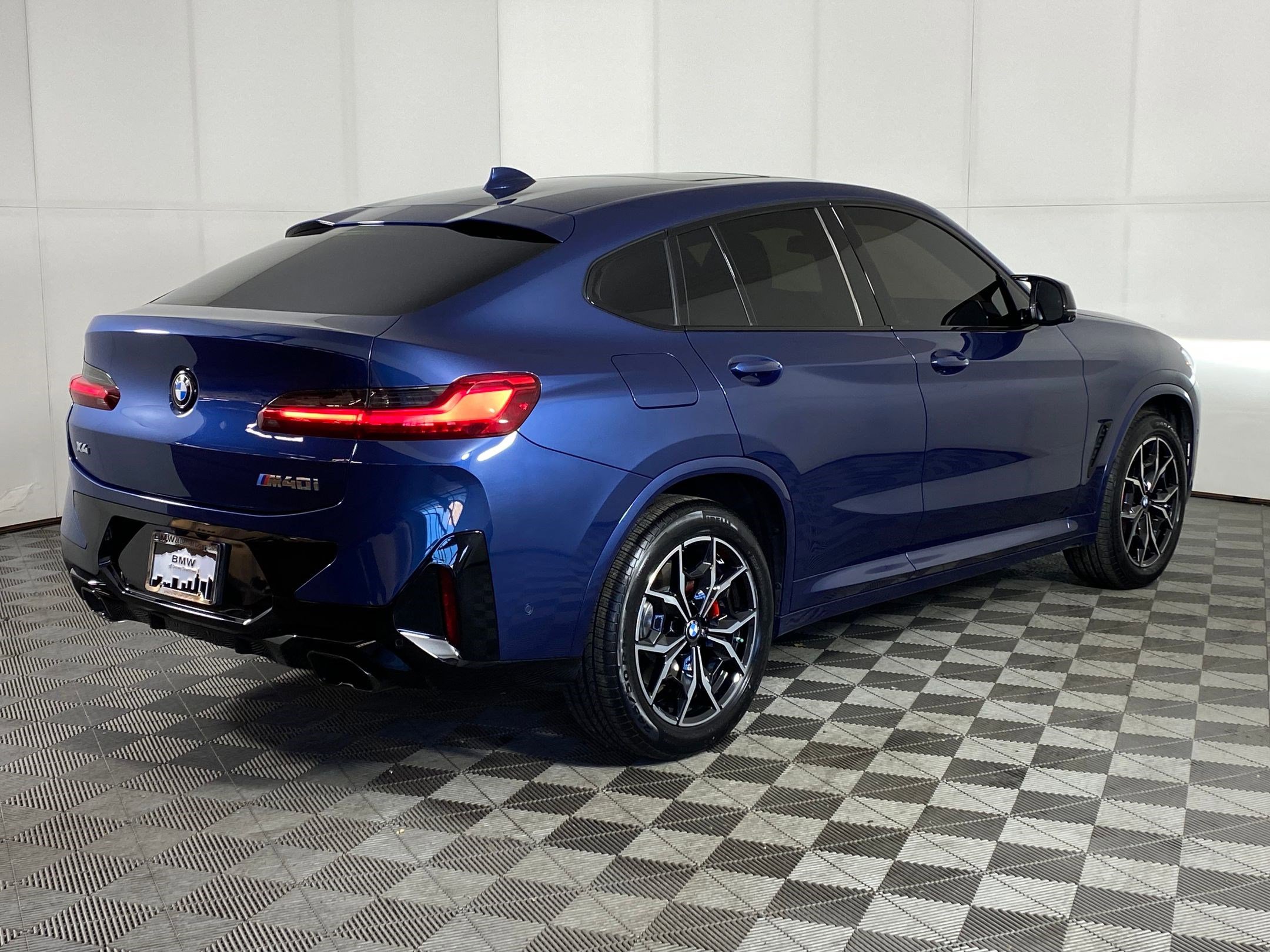 Certified 2024 BMW X4 M40i w/ Premium Package image 8