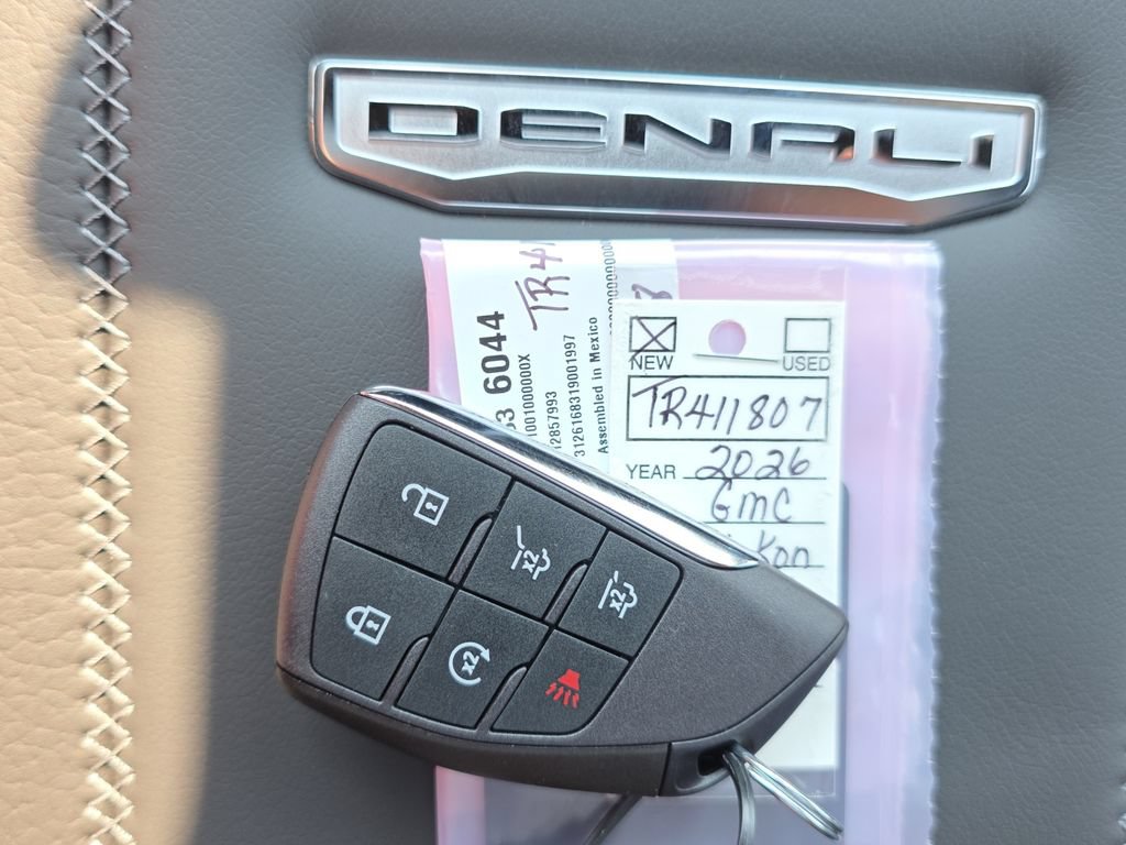 Used 2026 GMC Yukon Denali w/ Advanced Technology Package AWD/4WD image 23