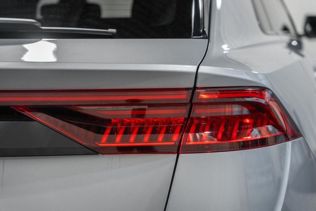 Used 2022 Audi SQ8 Premium Plus w/ Carbon Optic Package image 6