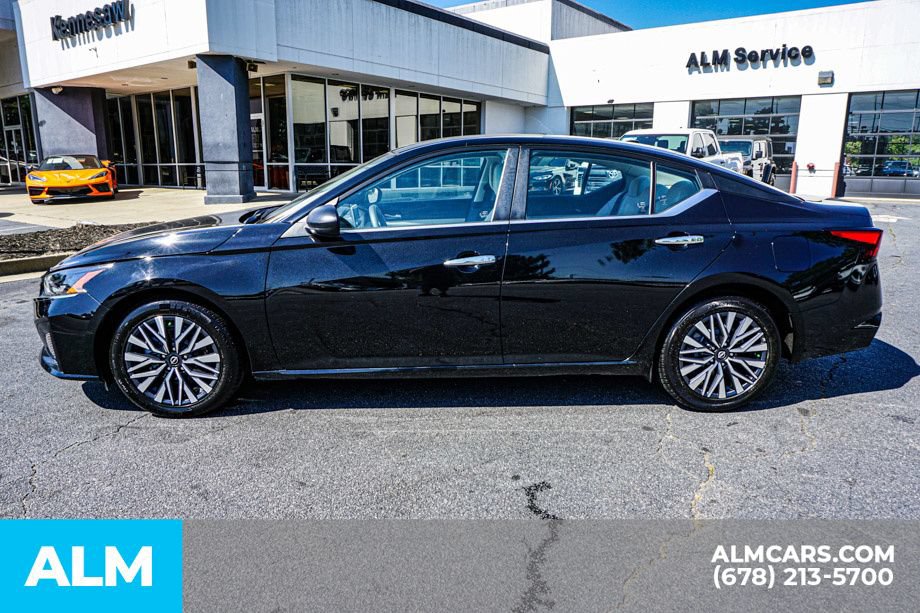 Used 2025 Nissan Altima 2.5 SV FWD image 6