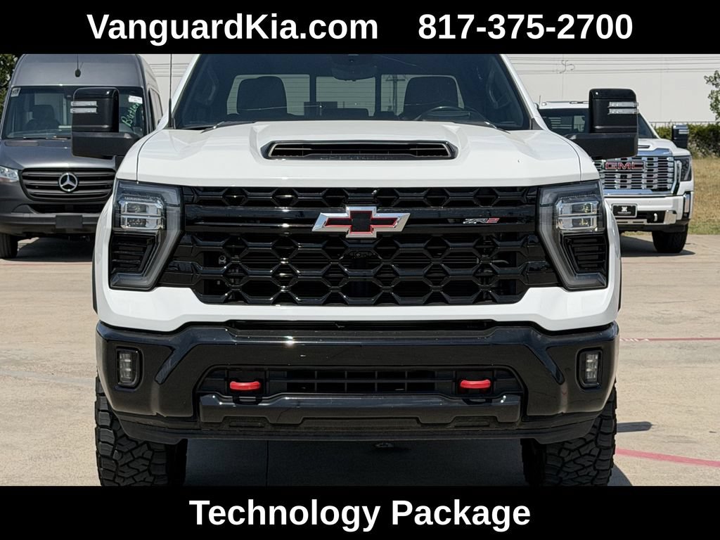 Used 2024 Chevrolet Silverado 2500 ZR2 w/ Technology Package AWD/4WD image 3