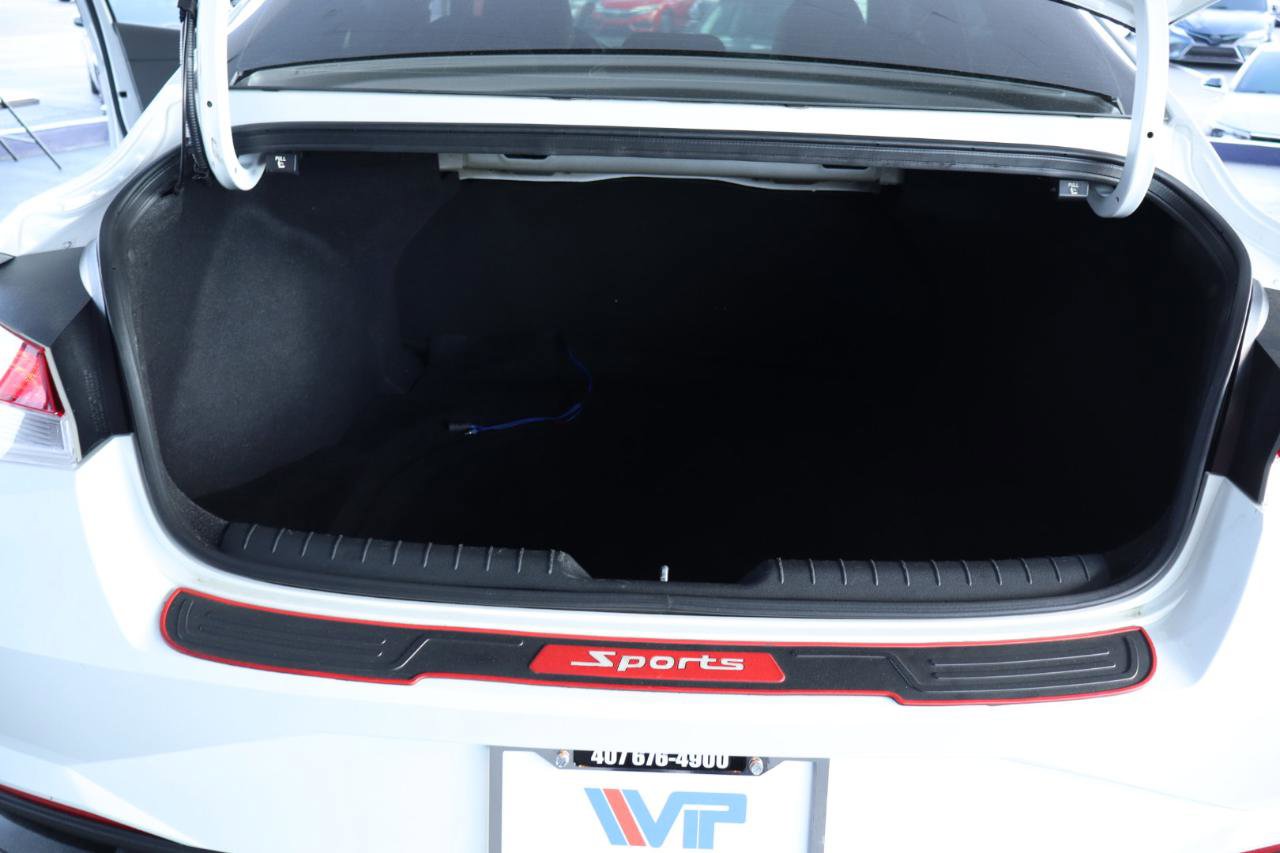 Used 2021 Hyundai Elantra SEL FWD image 30