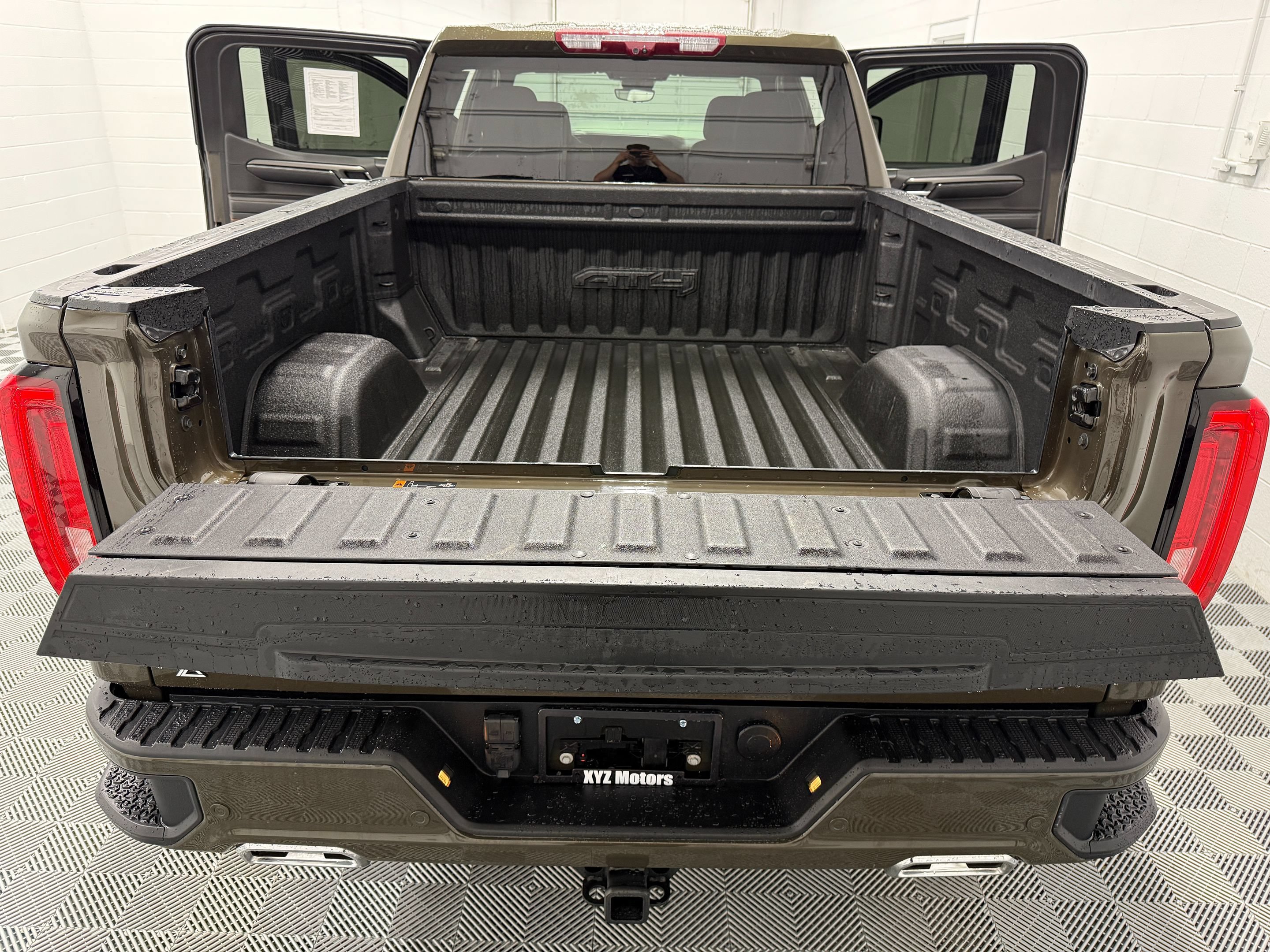 Used 2024 GMC Sierra 1500 AT4 w/ Technology Package AWD/4WD image 37