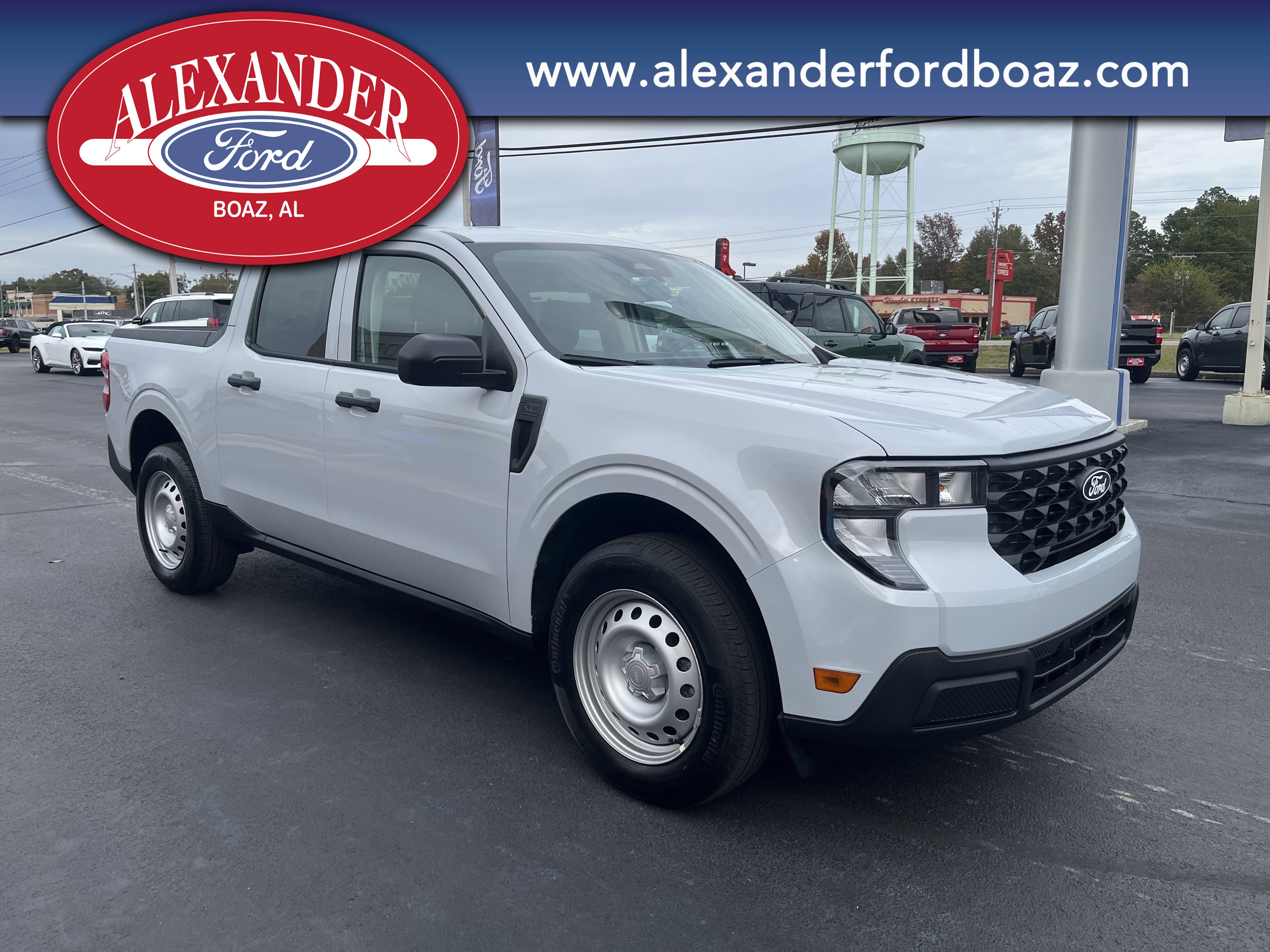 New 2025 Ford Maverick XL image 3