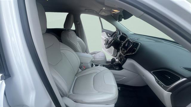 Used 2019 Jeep Cherokee Limited AWD/4WD image 26