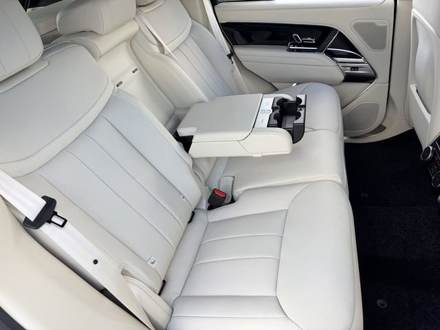 New 2026 Land Rover Range Rover SE image 12
