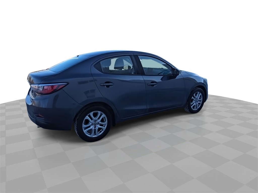 Used 2017 Toyota Yaris iA image 8