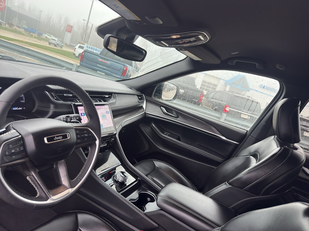 Used 2024 Jeep Grand Cherokee Limited image 26