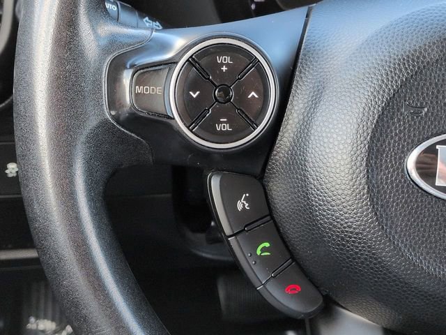 Used 2016 Kia Soul + FWD image 23