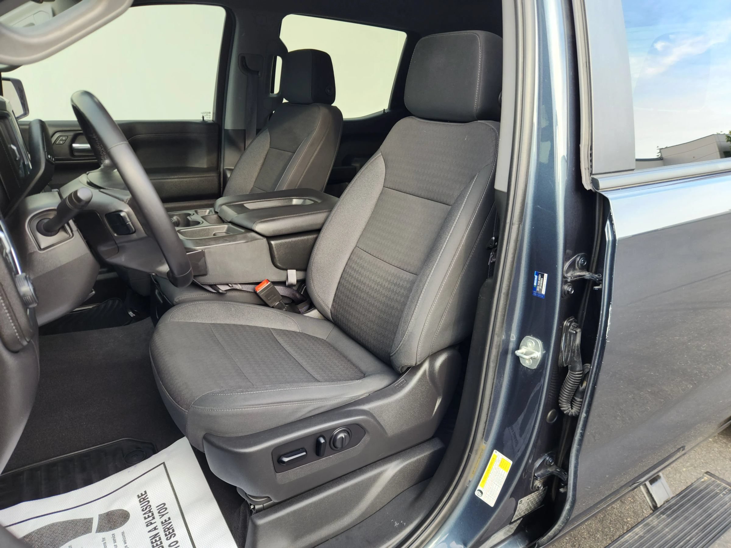 Used 2020 Chevrolet Silverado 1500 LT w/ All-Star Edition AWD/4WD image 8