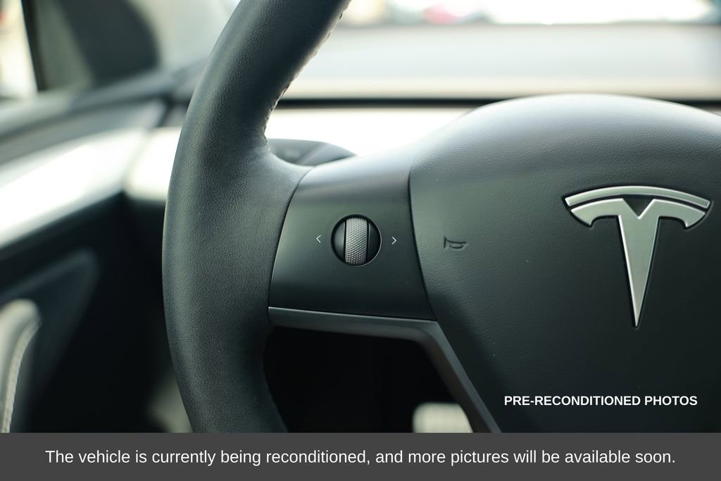Used 2024 Tesla Model Y Performance image 19
