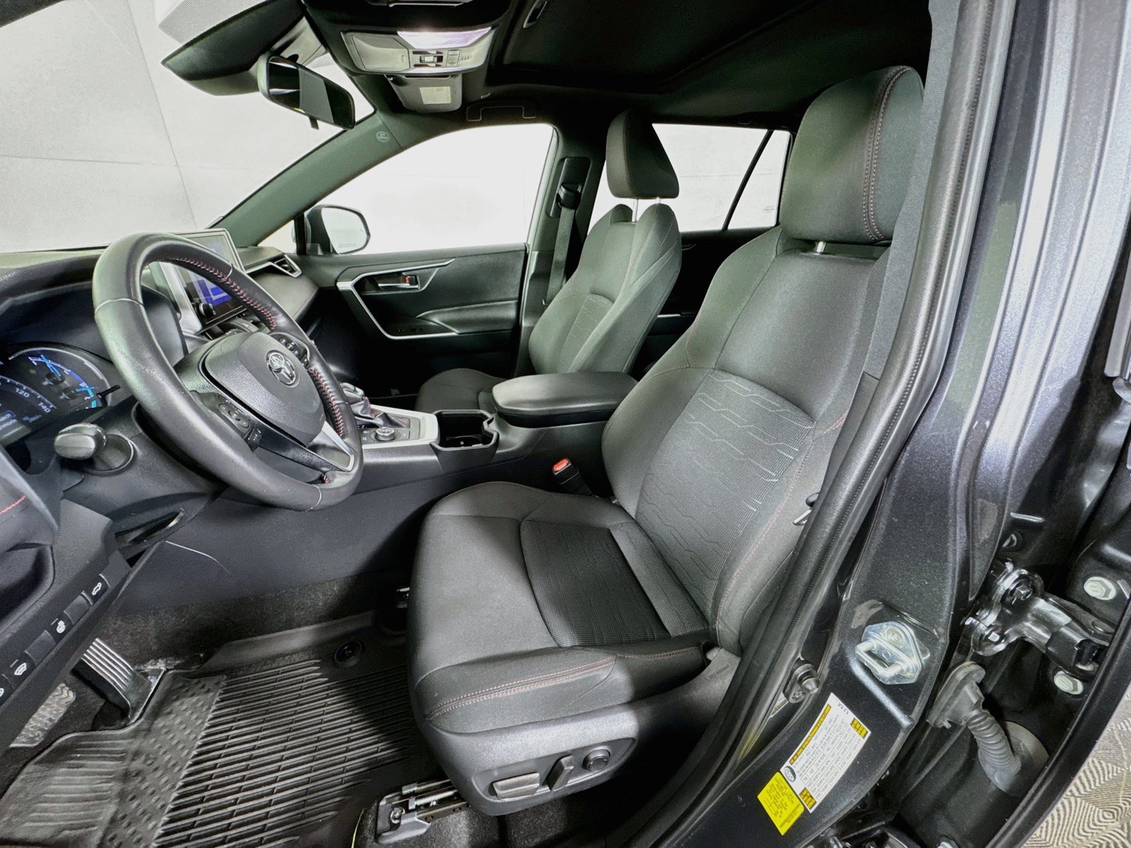Used 2023 Toyota RAV4 SE w/ Weather & Moonroof Package AWD/4WD image 21