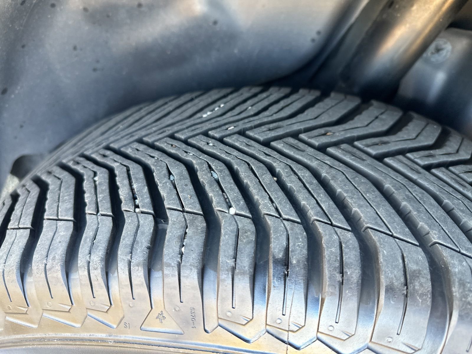 Used 2019 Jeep Cherokee Latitude w/ Cold Weather Group image 9