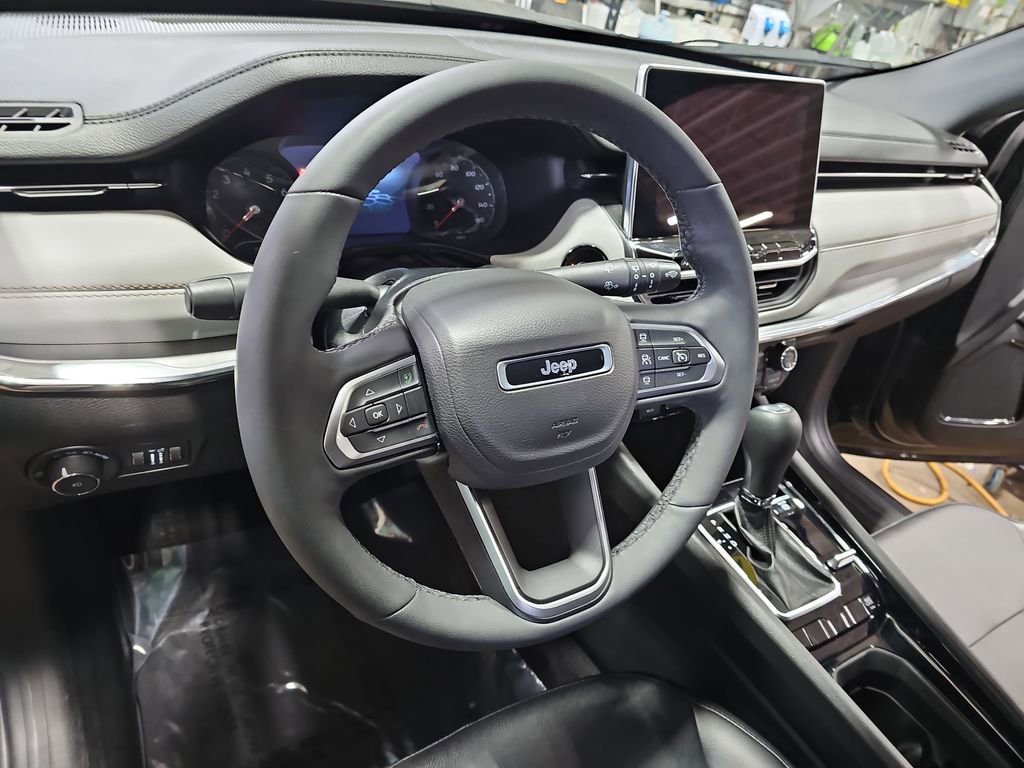 Used 2023 Jeep Compass Limited w/ Elite Group image 15