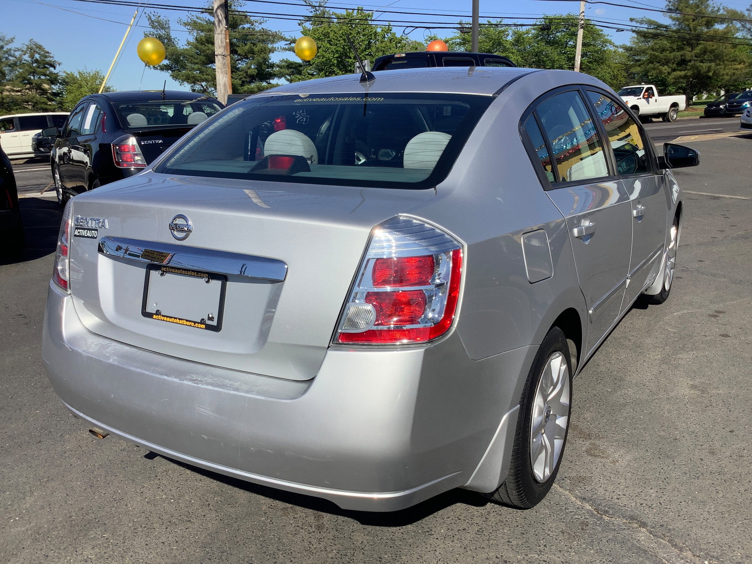 Used 2010 Nissan Sentra 2.0 S w/ Convenience Pkg FWD image 8