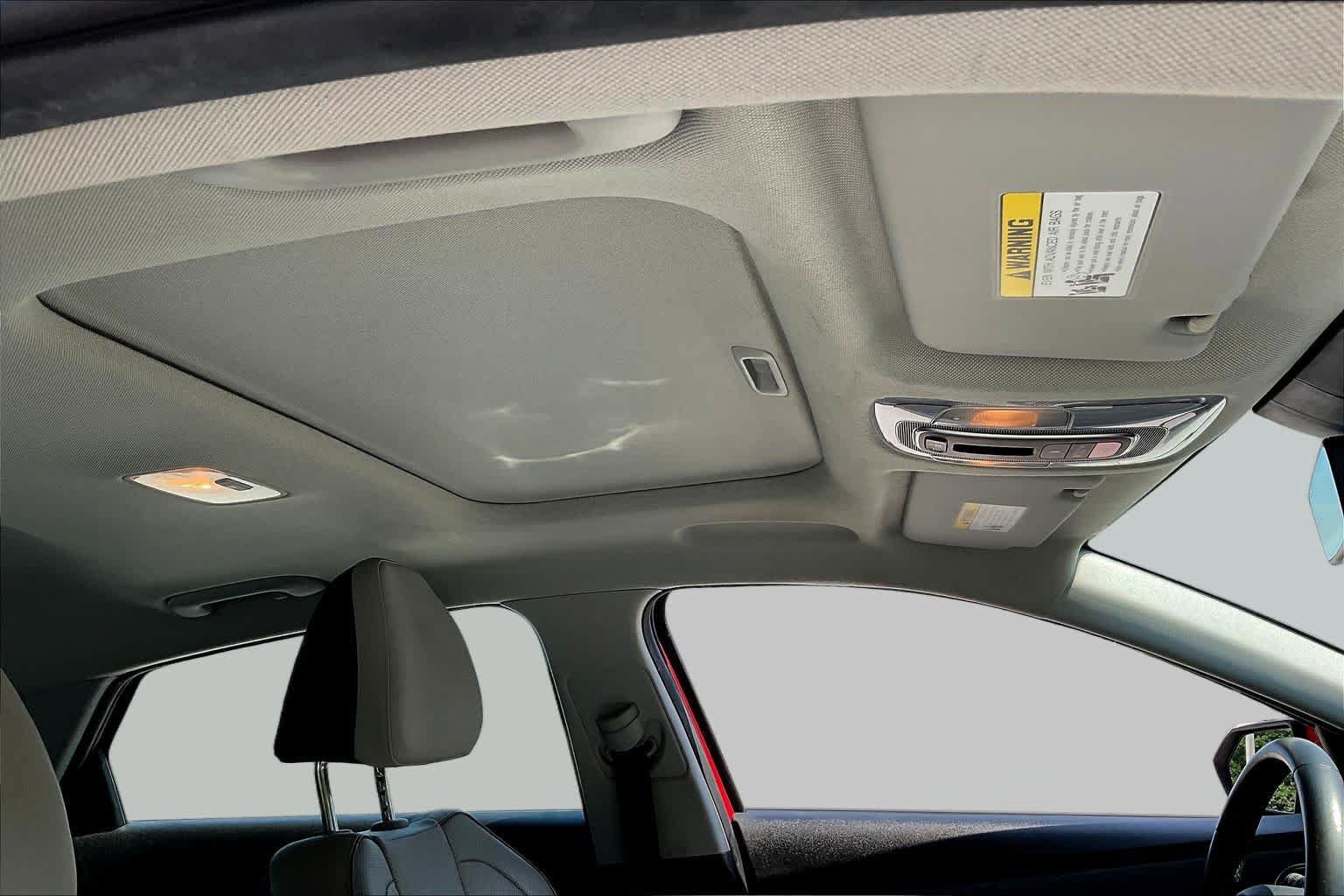 Used 2022 Hyundai Elantra Limited FWD image 14