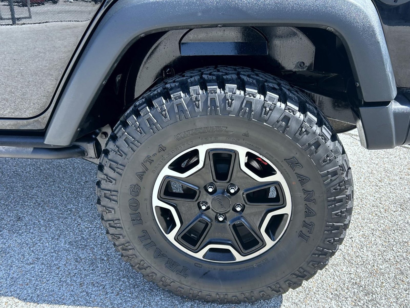 Used 2015 Jeep Wrangler Unlimited Rubicon AWD/4WD image 22