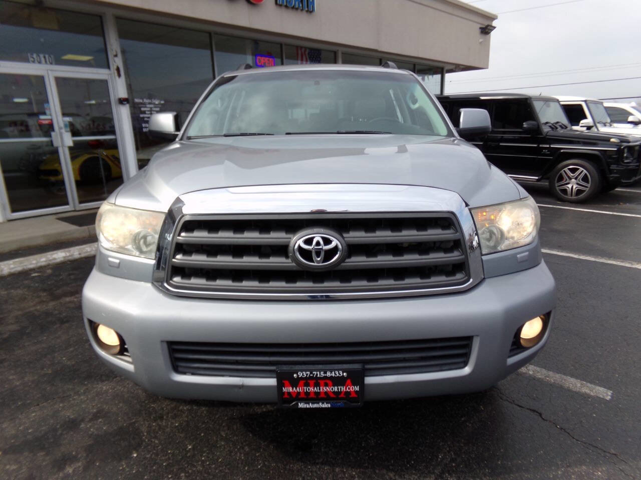 Used 2011 Toyota Sequoia SR5 w/ Premium Pkg AWD/4WD image 5