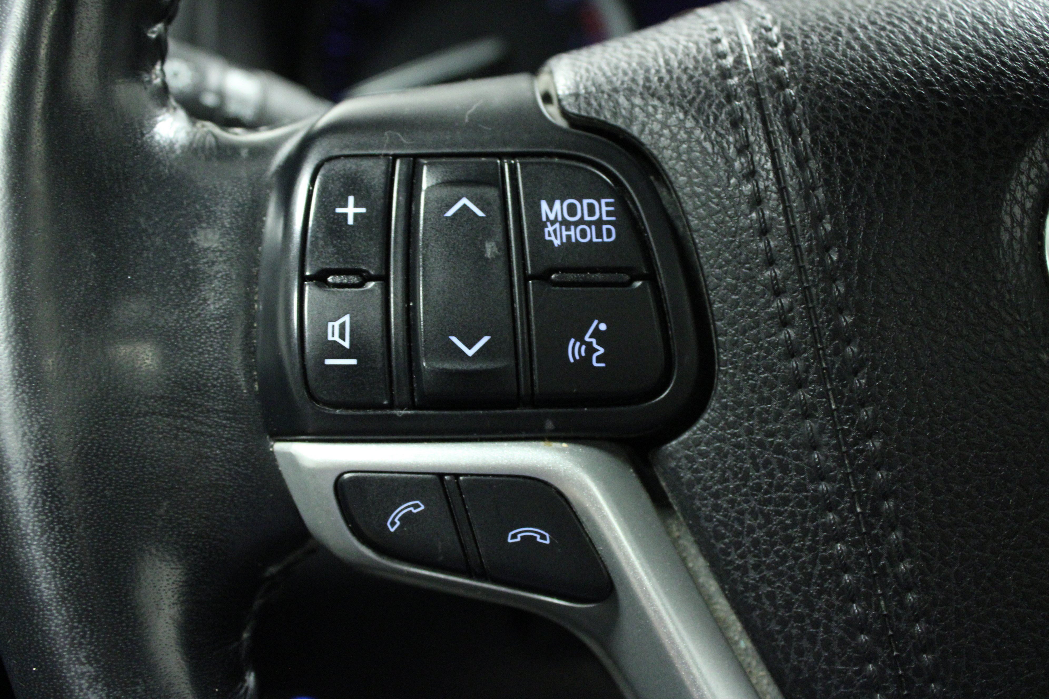 Used 2018 Toyota Highlander Limited AWD/4WD image 21