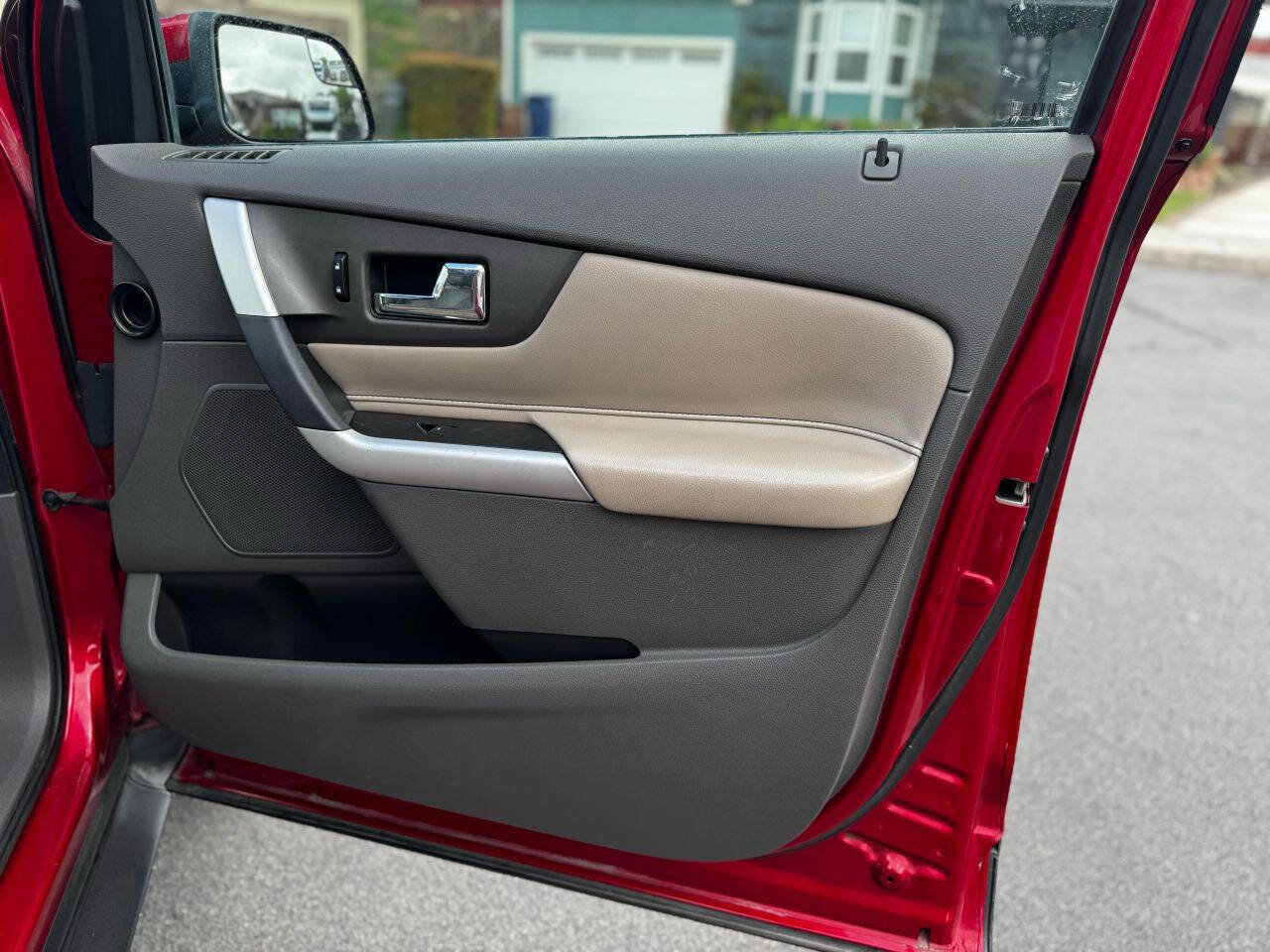Used 2012 Ford Edge SEL image 29
