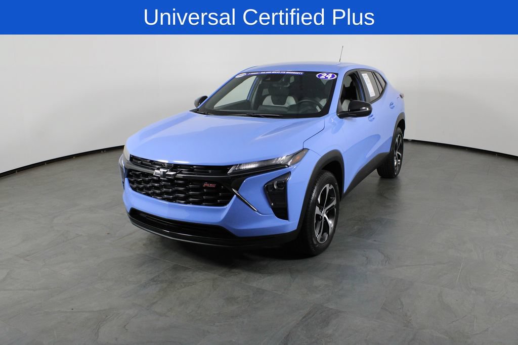 Used 2024 Chevrolet Trax RS w/ Driver Confidence Package FWD image 2