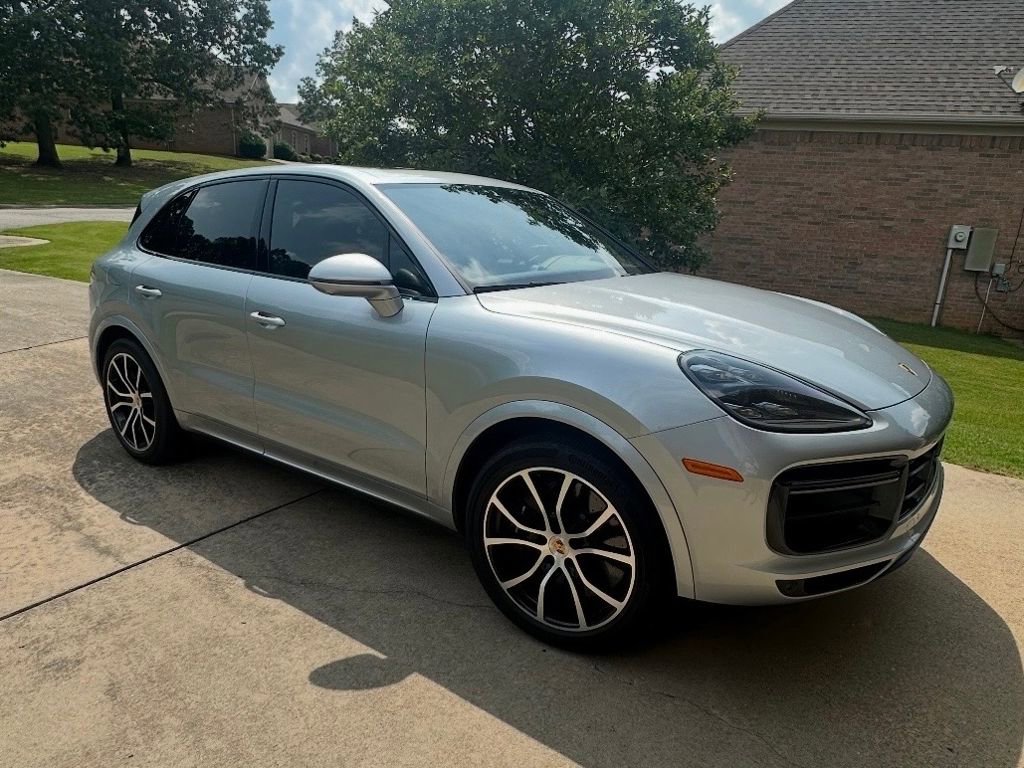 Used 2023 Porsche Cayenne Turbo S image 3