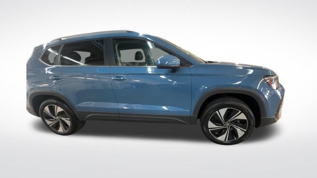 Certified 2025 Volkswagen Taos SE AWD/4WD image 10