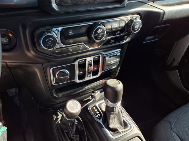 Used 2023 Jeep Gladiator Overland image 19