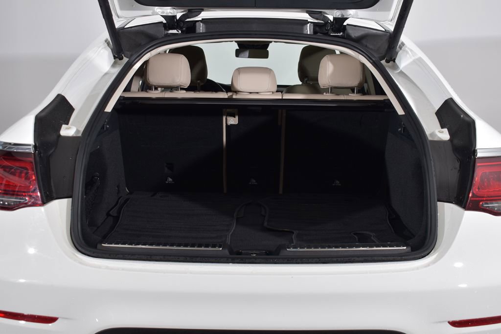 Used 2023 Mercedes-Benz GLC 300 4MATIC Coupe image 5