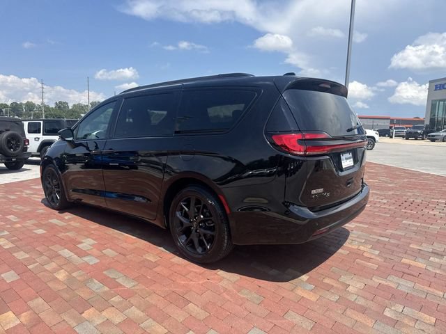 Used 2025 Chrysler Pacifica Limited FWD image 34
