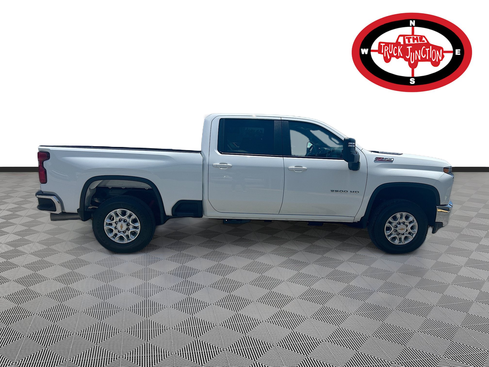 Used 2023 Chevrolet Silverado 2500 LT AWD/4WD image 8