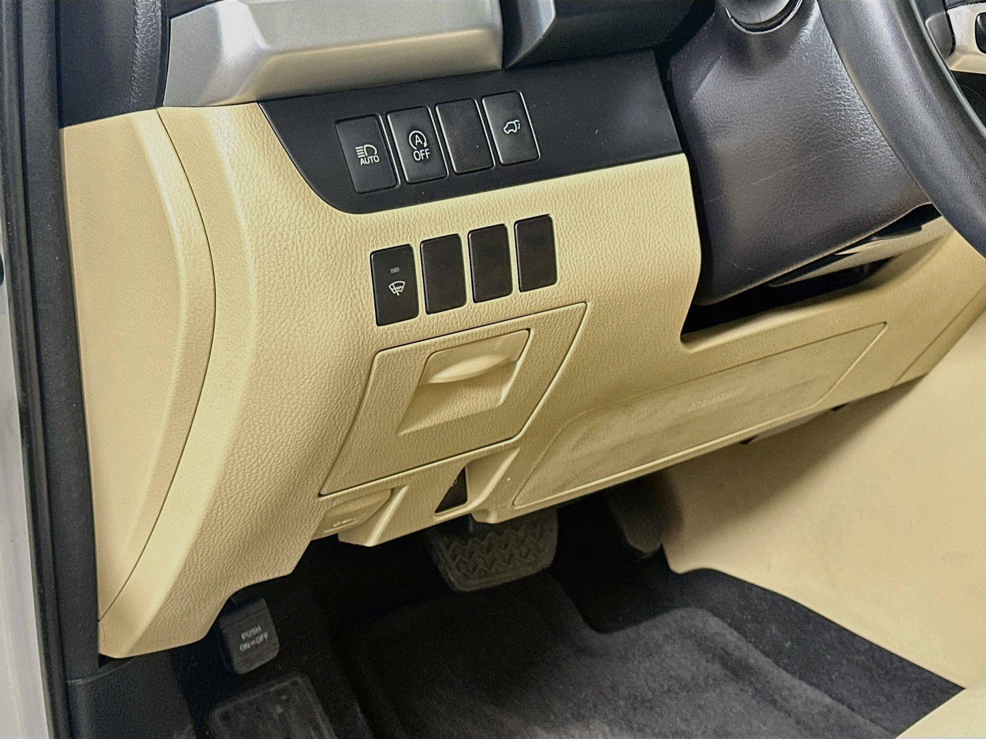 Used 2018 Toyota Highlander XLE FWD image 17